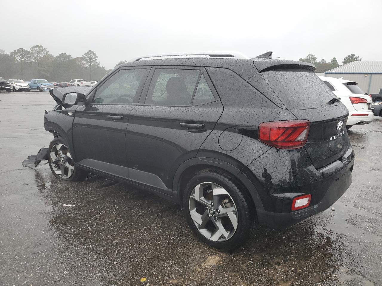 2021 Hyundai Venue - Image 2