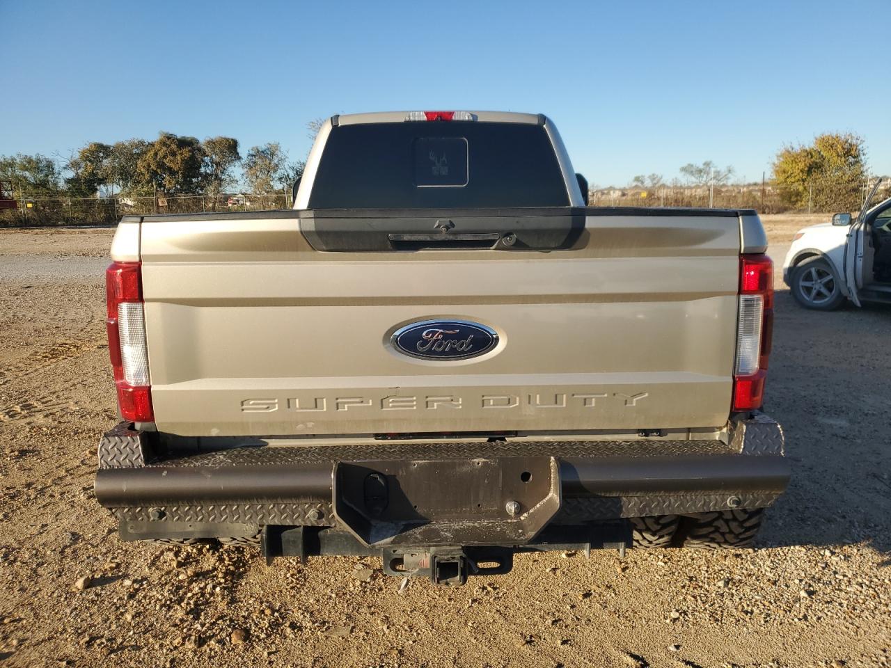 2018 Ford F350 - Image 6