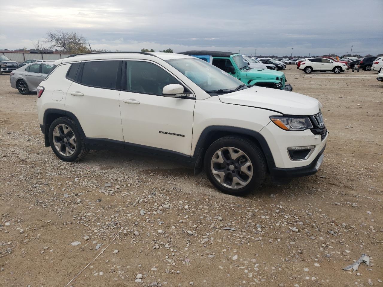 VIN 3C4NJCCB9KT662442 2019 JEEP COMPASS no.4