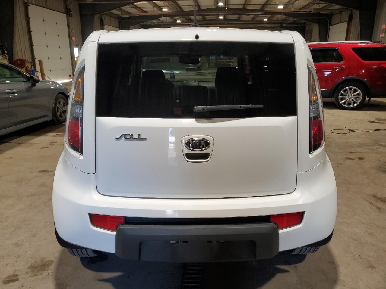 2010 Kia Soul + VIN: KNDJT2A22A7087111 Lot: 84832514