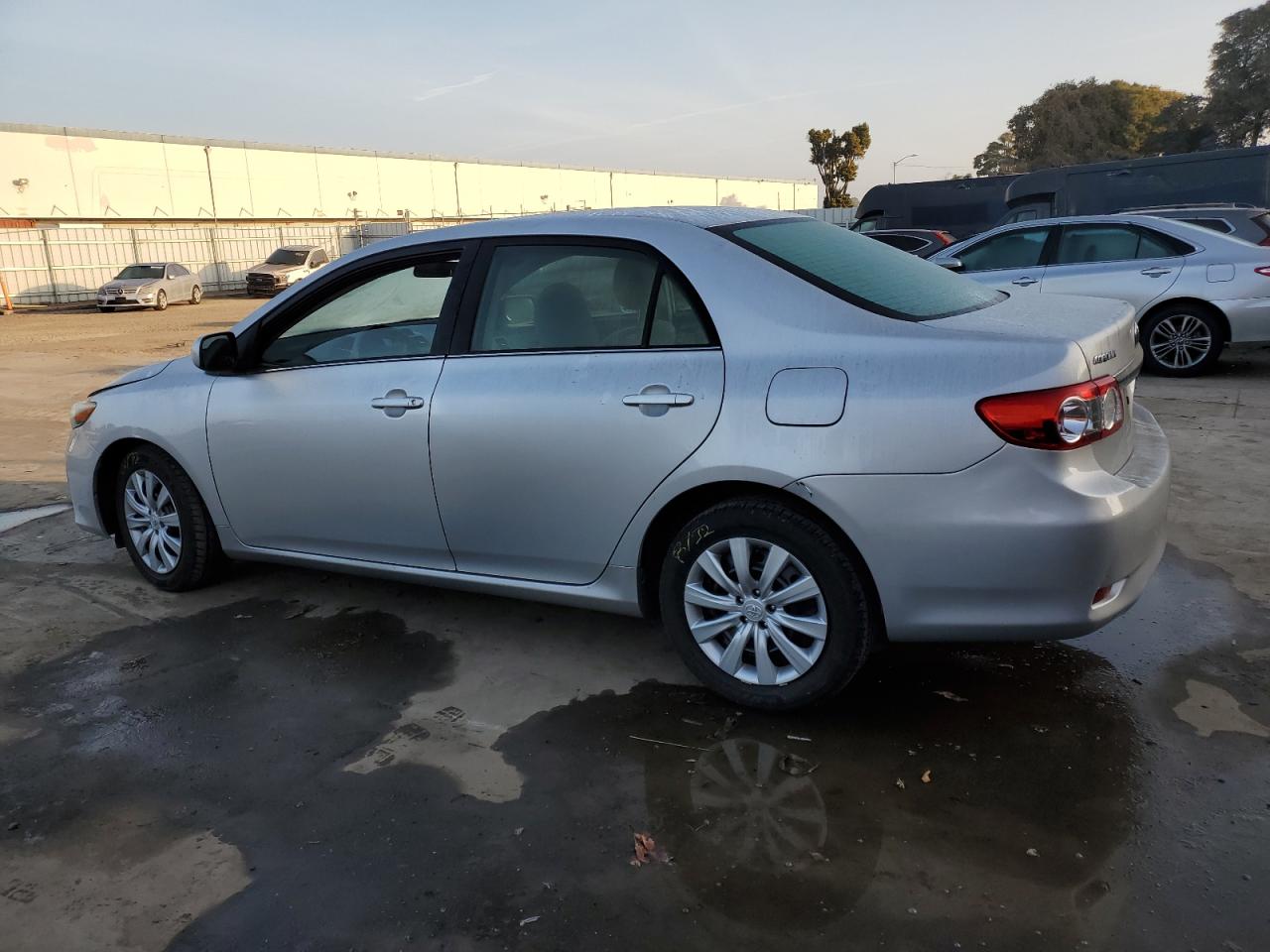 VIN 2T1BU4EEXDC039375 2013 TOYOTA COROLLA no.2