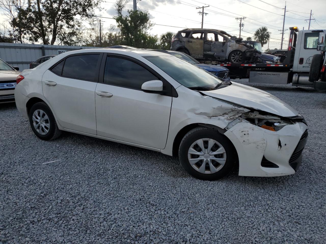 VIN 5YFBPRHE5HP670346 2017 TOYOTA COROLLA no.4