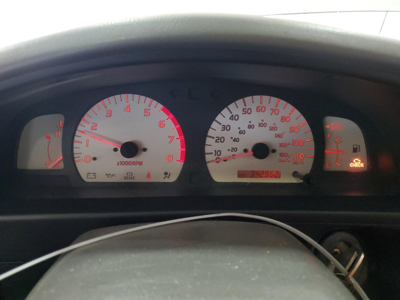 2004 Toyota Tacoma - Image 9