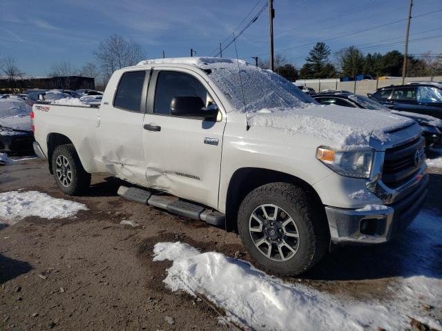  TOYOTA TUNDRA 2015 Белы