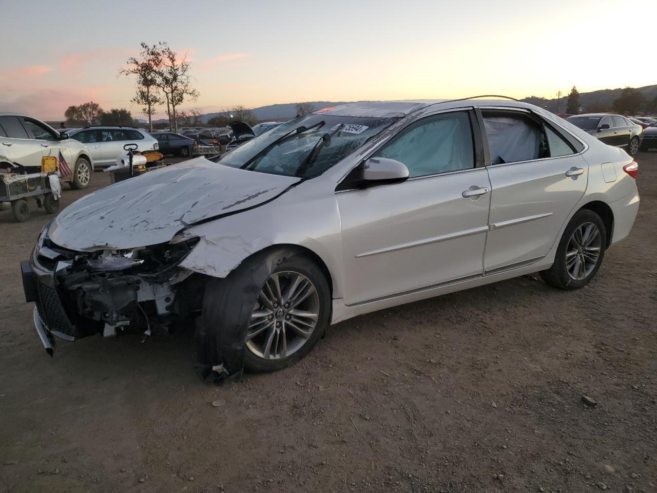 2016 TOYOTA CAMRY