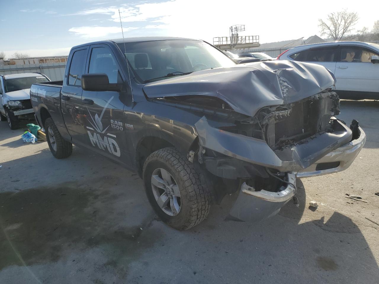 2016 RAM 1500 - Image 4