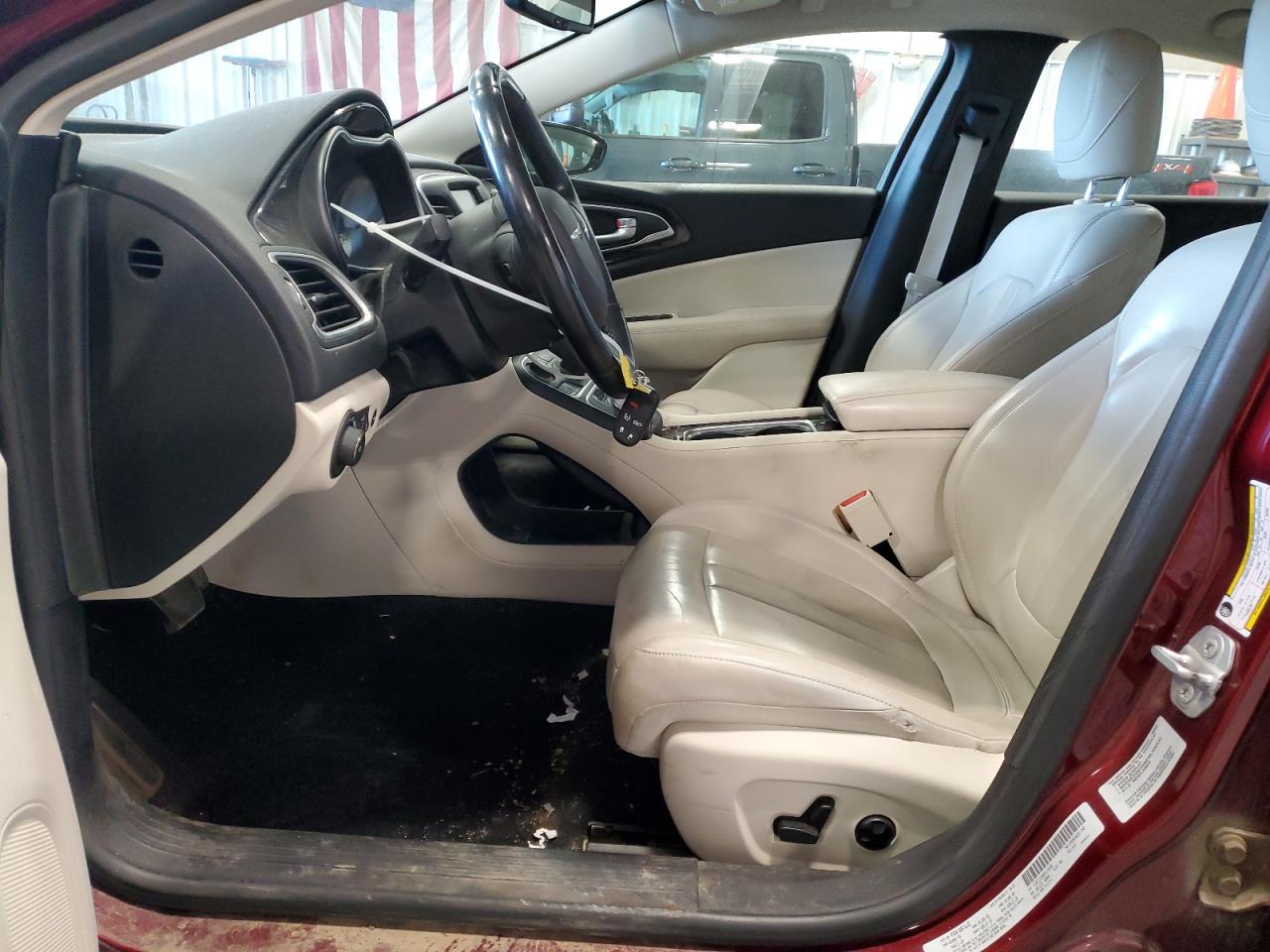 2016 Chrysler 200 - Image 7