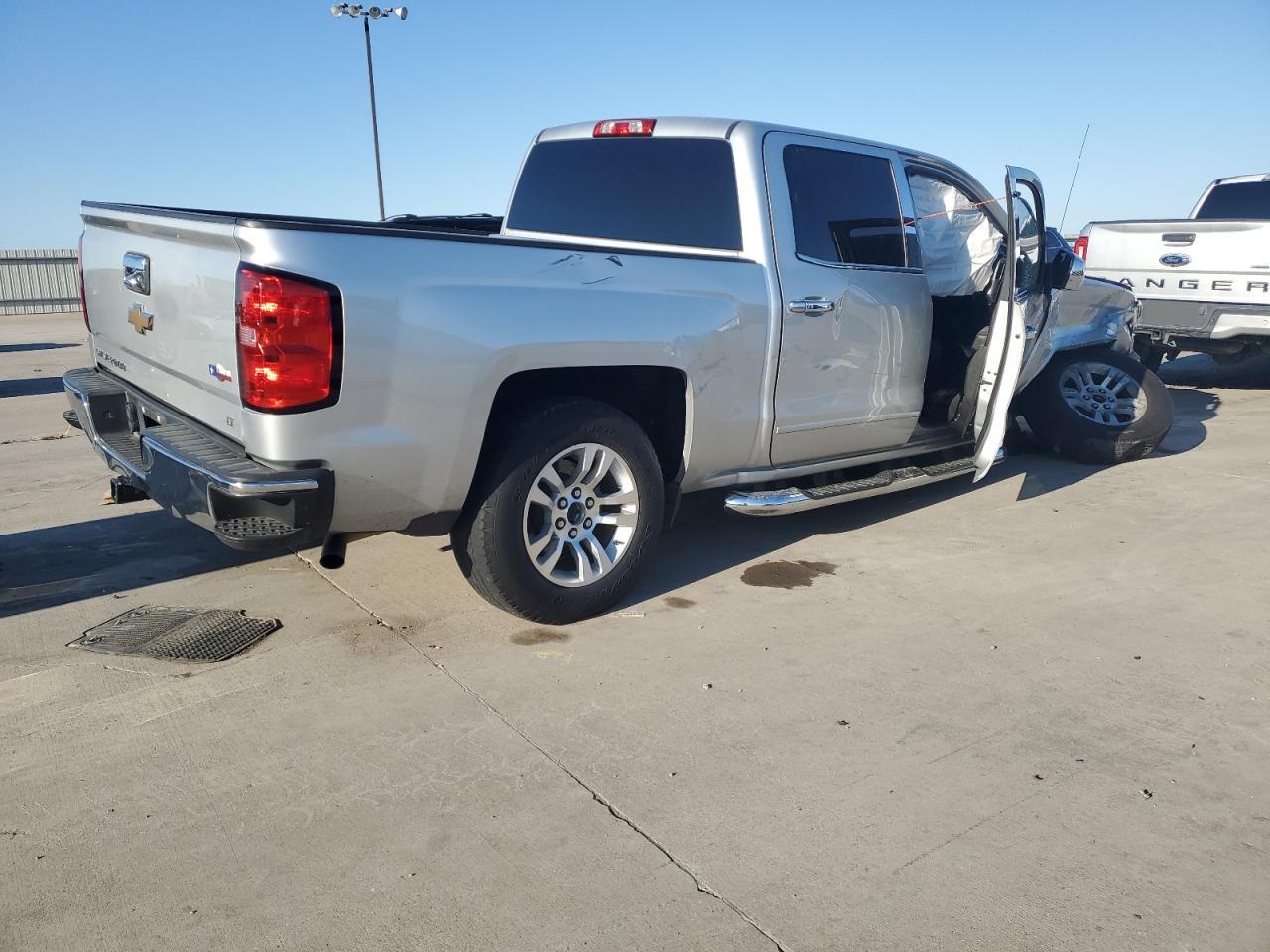 2015 Chevrolet Silverado - Image 3