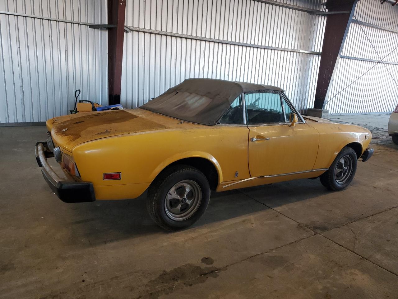 1977 Fiat 2 Dr Conv VIN: 124CS10116883 Lot: 83238984