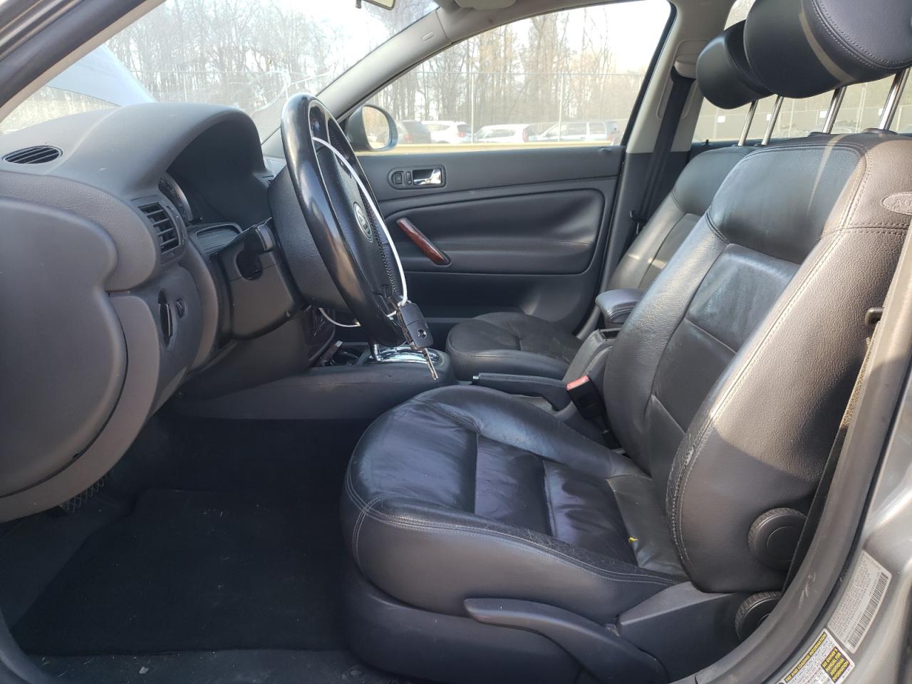 2004 Volkswagen Passat - Image 7