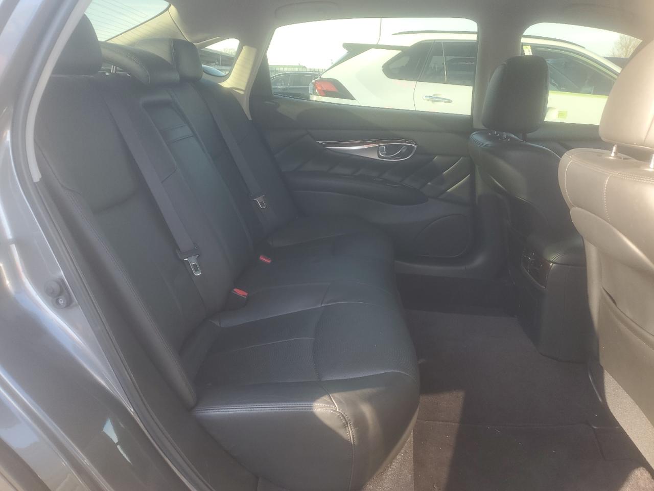 VIN JN1BY1PR8GM720311 2016 INFINITI Q70 no.10