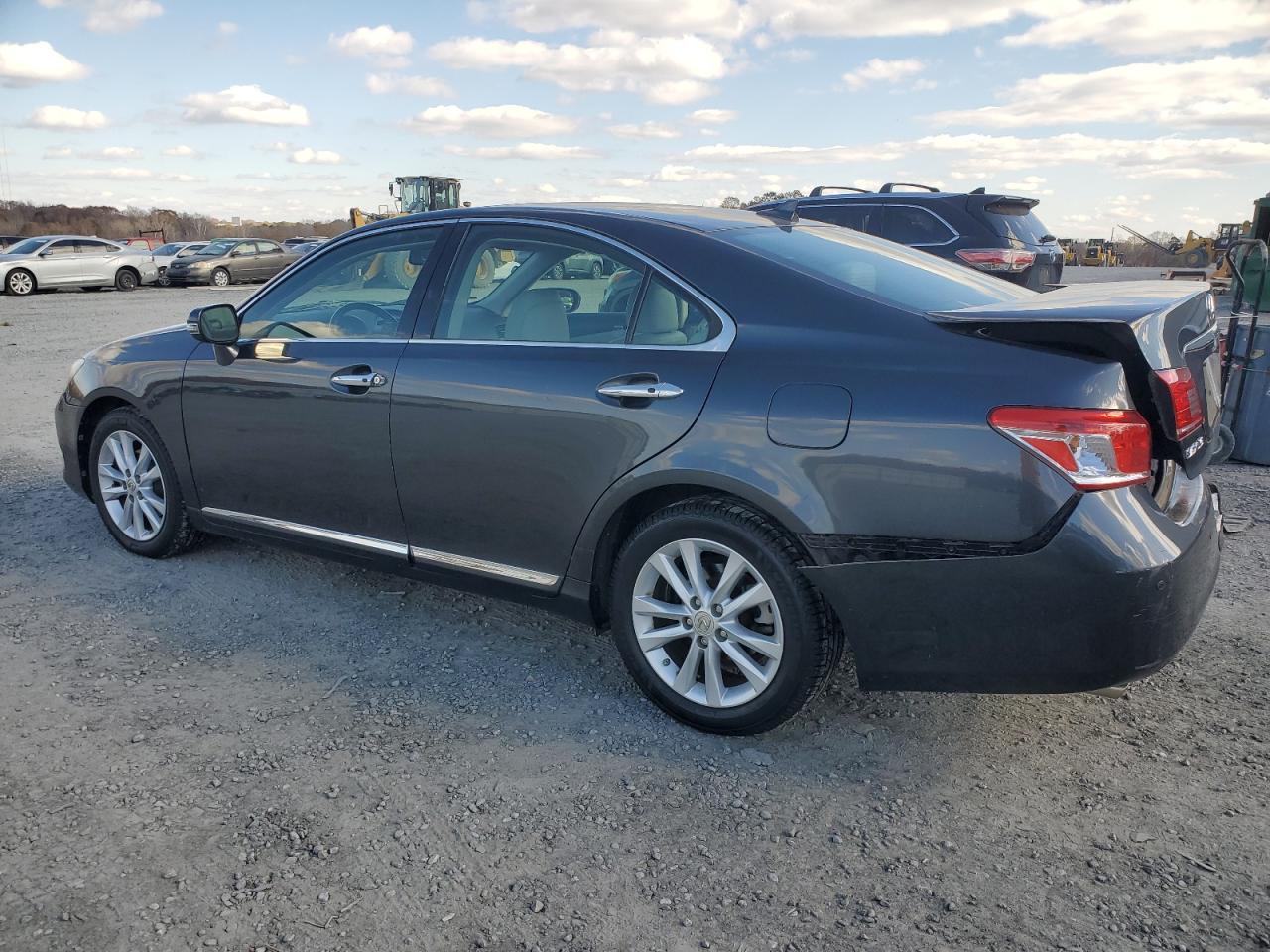2010 Lexus ES - Image 2