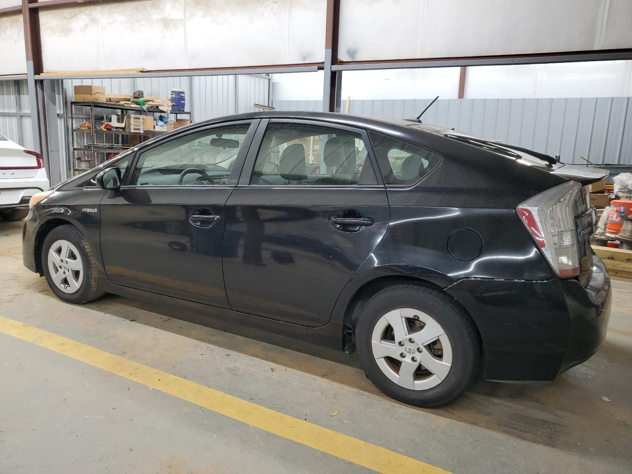 2010 Toyota Prius - Image 2