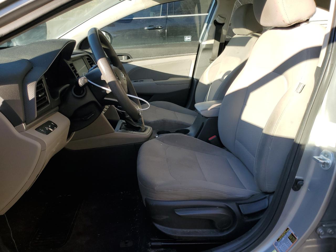 2020 Hyundai Elantra - Image 7