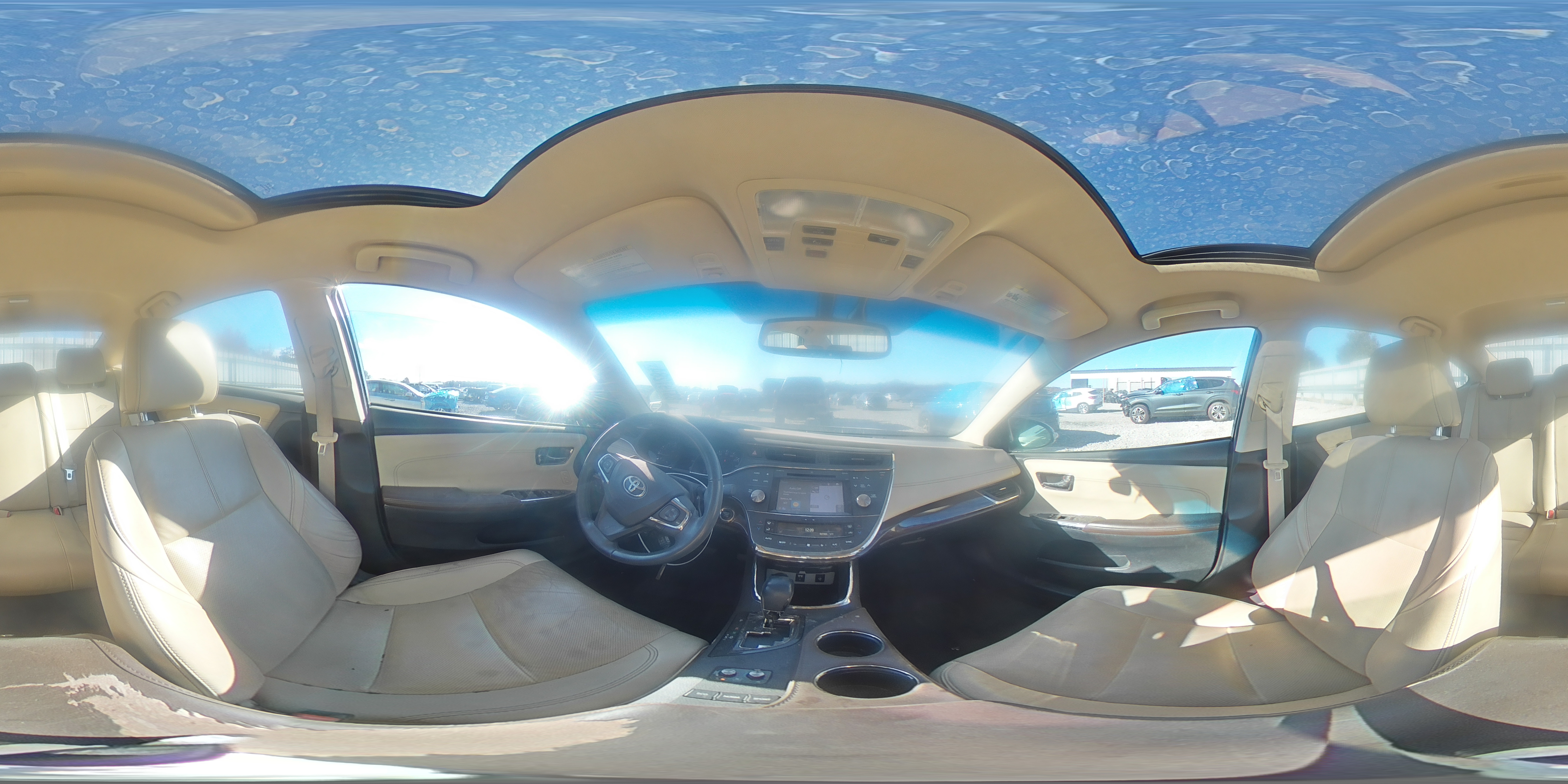 2015 Toyota Avalon - Image 13