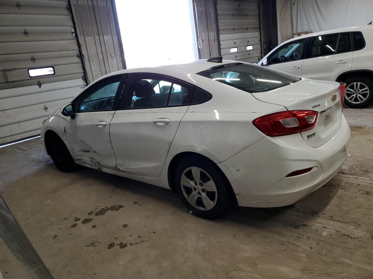 VIN 1G1BC5SM4H7131067 2017 CHEVROLET CRUZE no.2