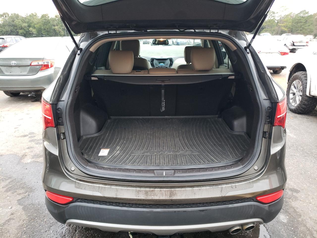 2014 Hyundai Santa Fe - Image 6