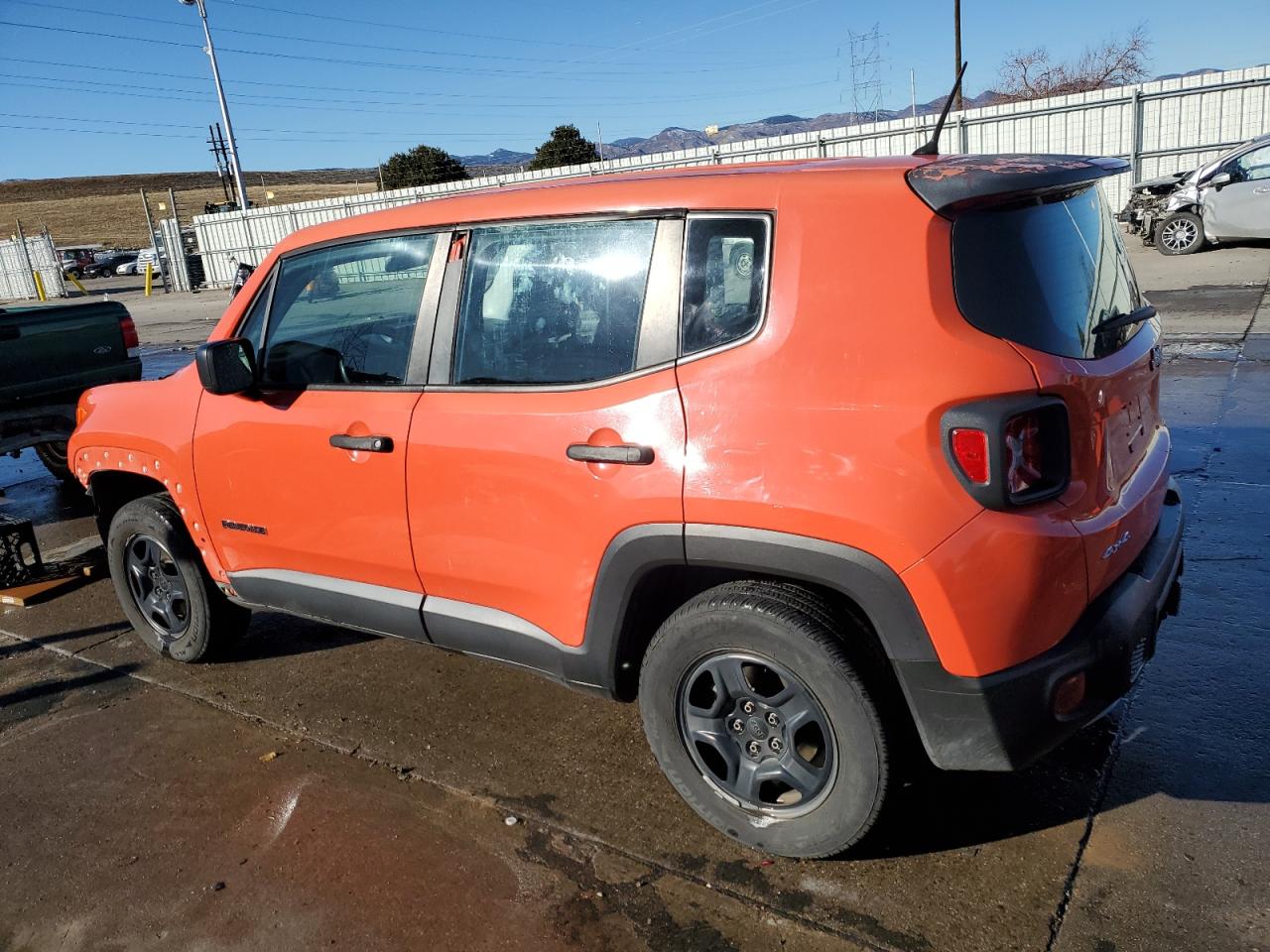 VIN ZACCJBAT3FPB87915 2015 JEEP RENEGADE no.2