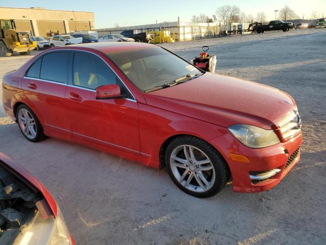  MERCEDES-BENZ C-CLASS 2013 Czerwony