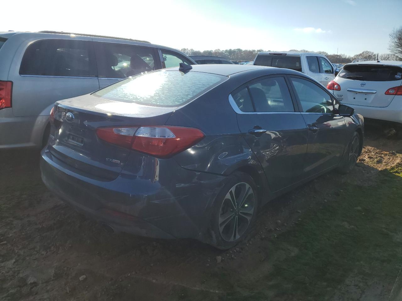 VIN KNAFZ4A8XE5088168 2014 KIA FORTE no.3