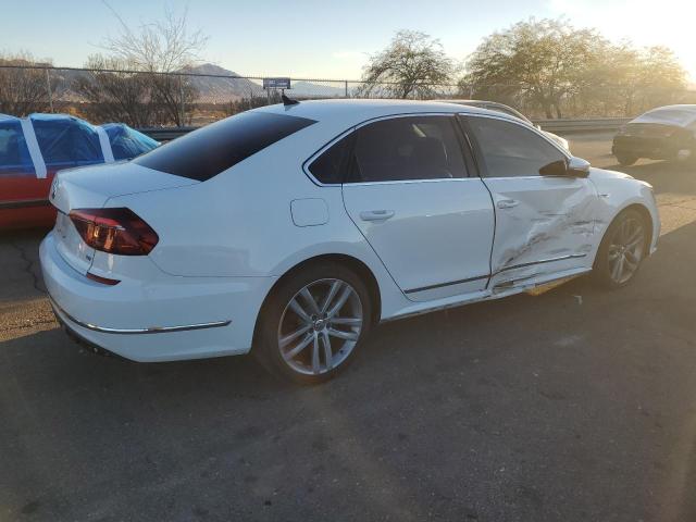  VOLKSWAGEN PASSAT 2017 Білий