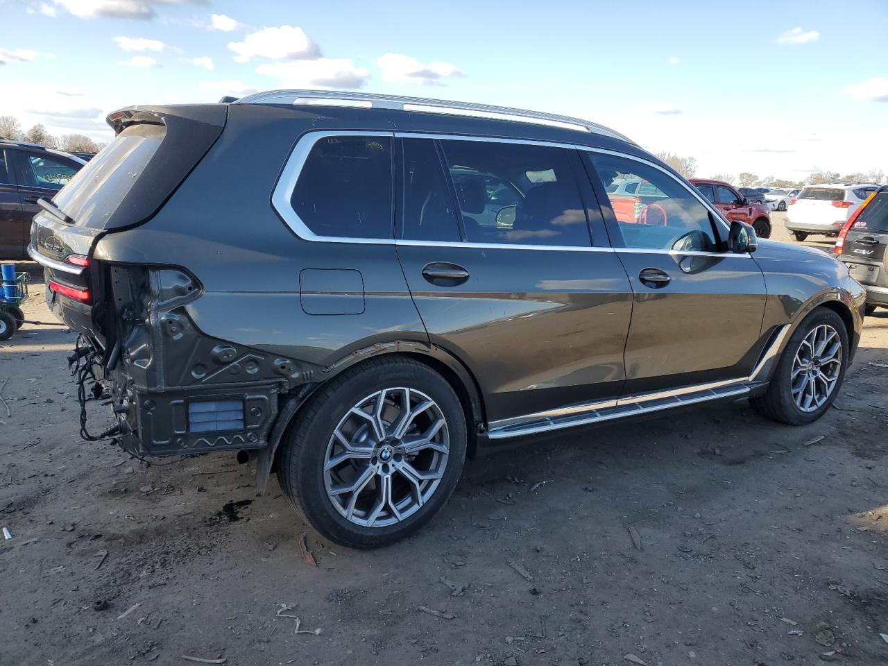 VIN 5UX23EM00R9V78646 2024 BMW X7 no.3