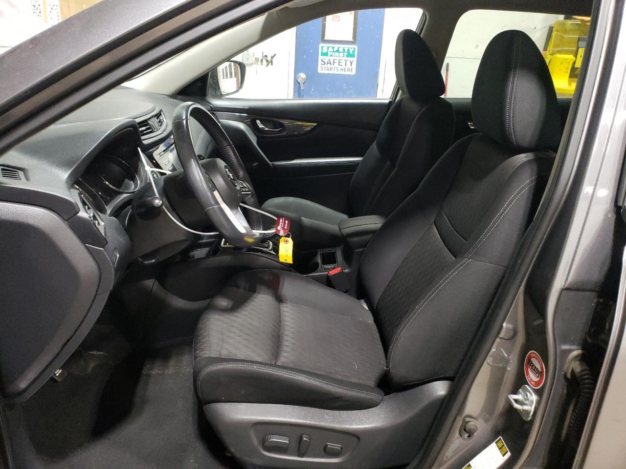 2017 Nissan Rogue - Image 7