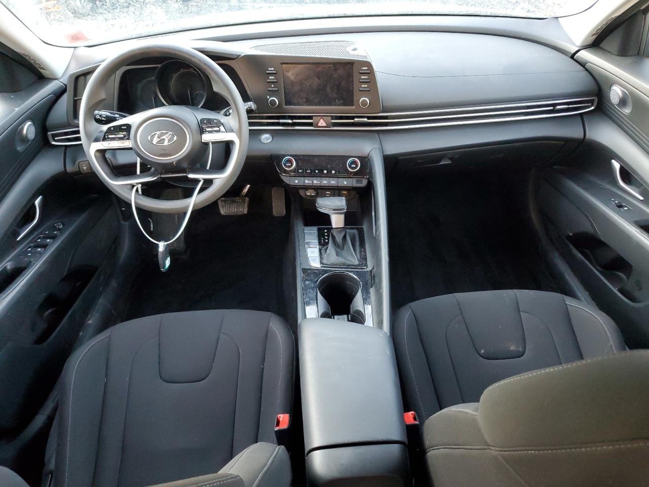 2023 Hyundai Elantra - Image 8