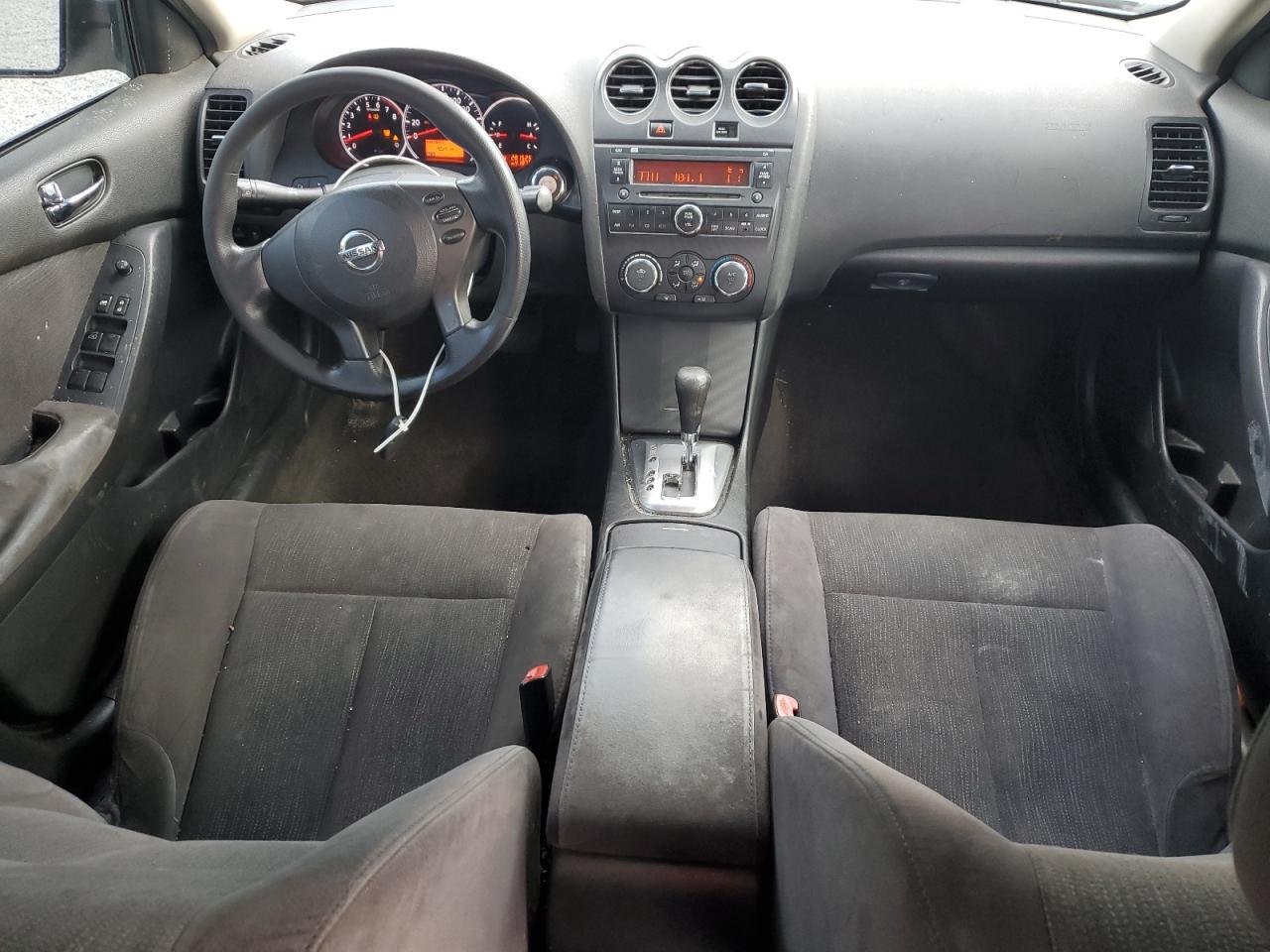 2011 Nissan Altima - Image 8