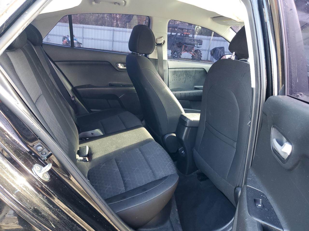 2023 Kia Rio - Image 10