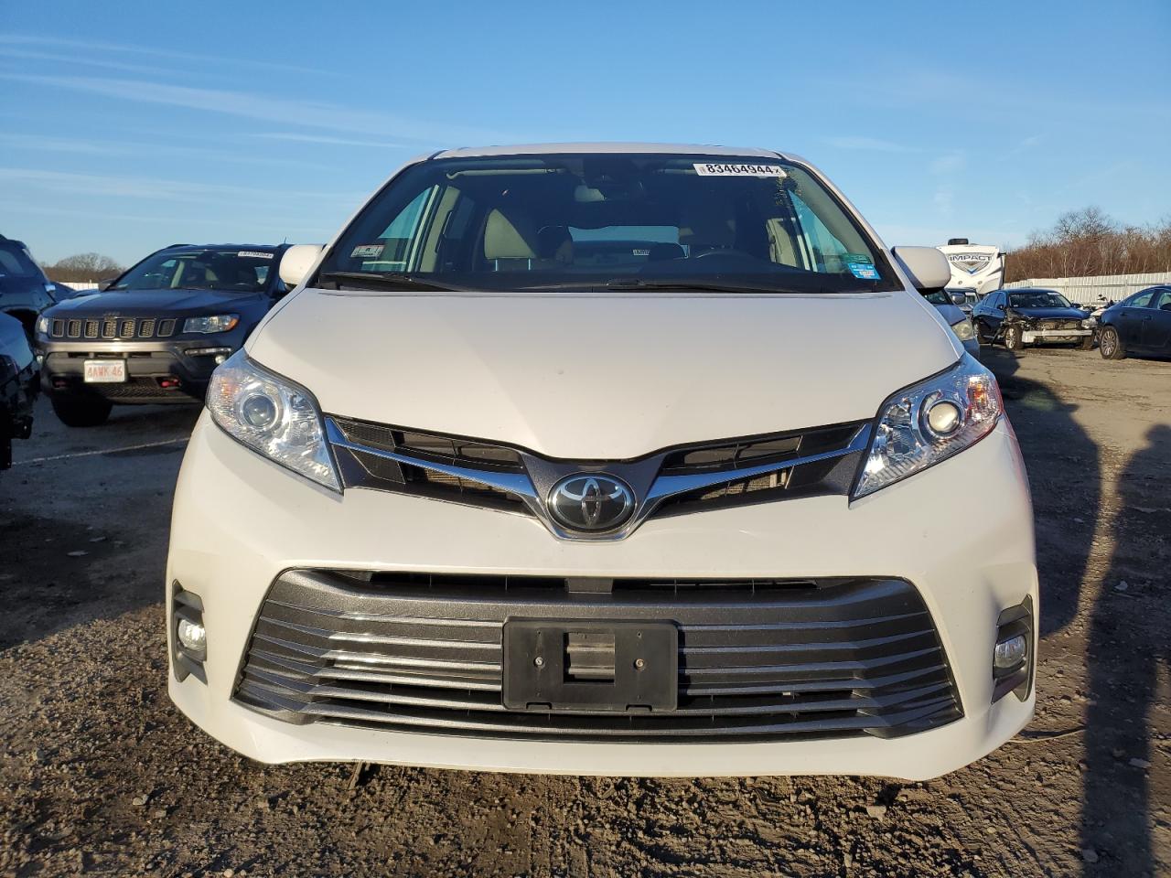 2020 Toyota Sienna - Image 5