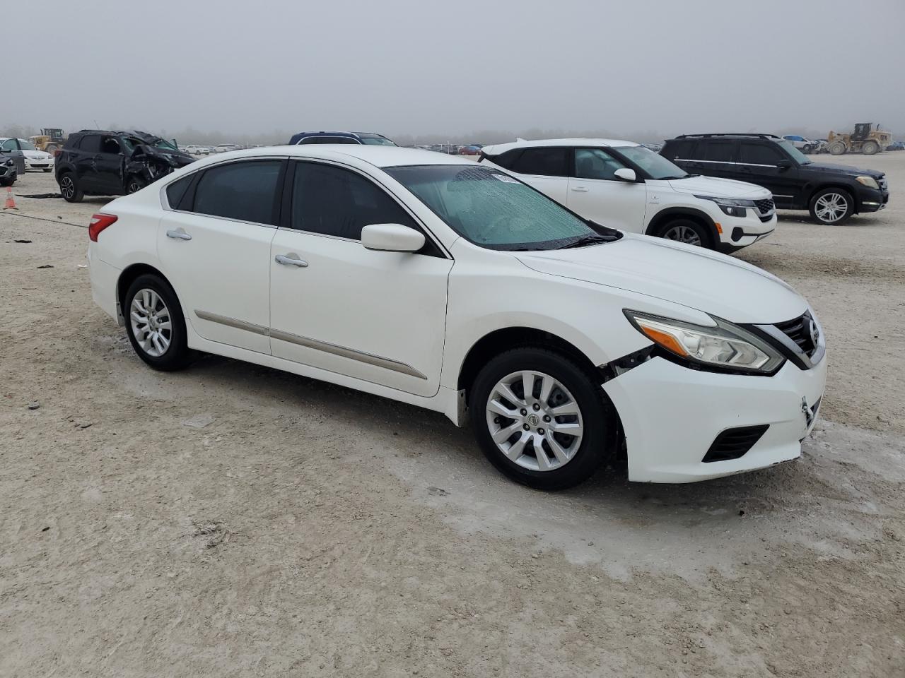 2016 Nissan Altima - Image 4