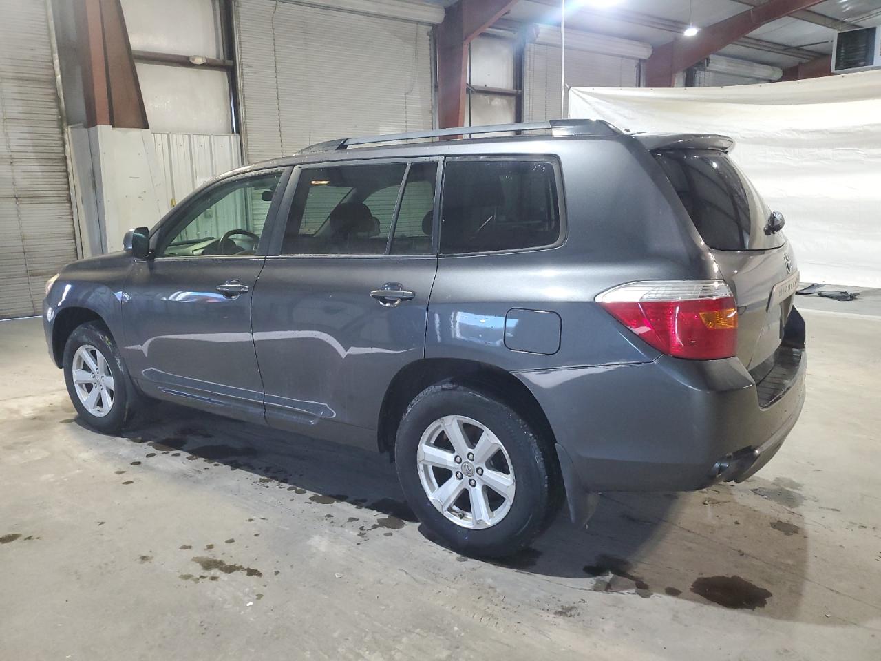 2010 Toyota Highlander - Image 2