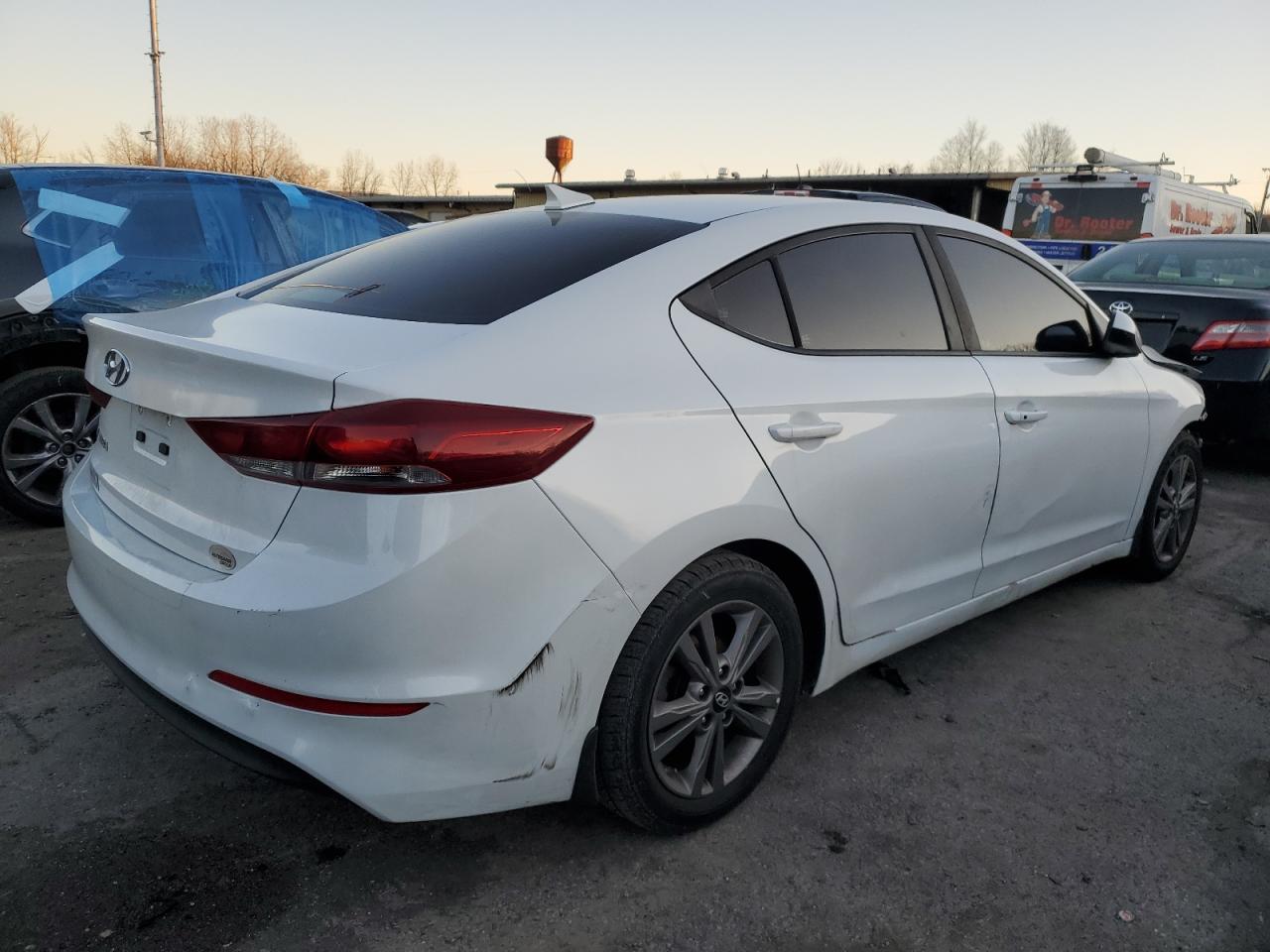 2018 Hyundai Elantra - Image 3