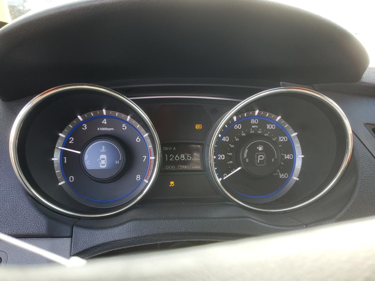 2012 Hyundai Sonata - Image 9
