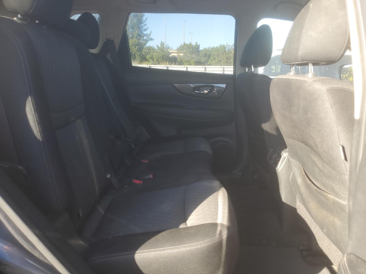 2020 Nissan Rogue - Image 11