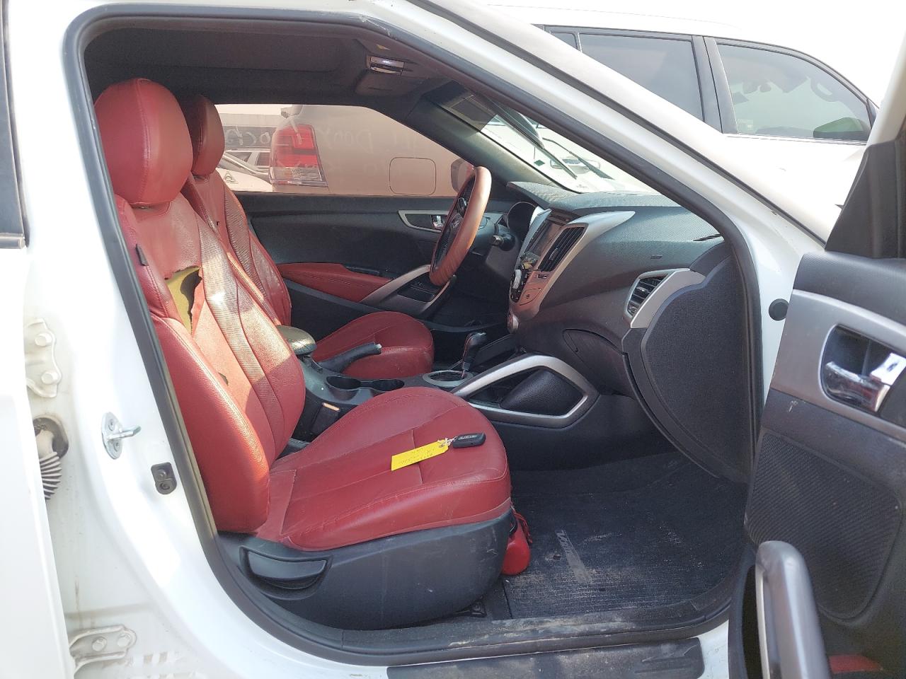 KMHTC61C1GU251558 - 2016 Hyundai Veloster - #81393824