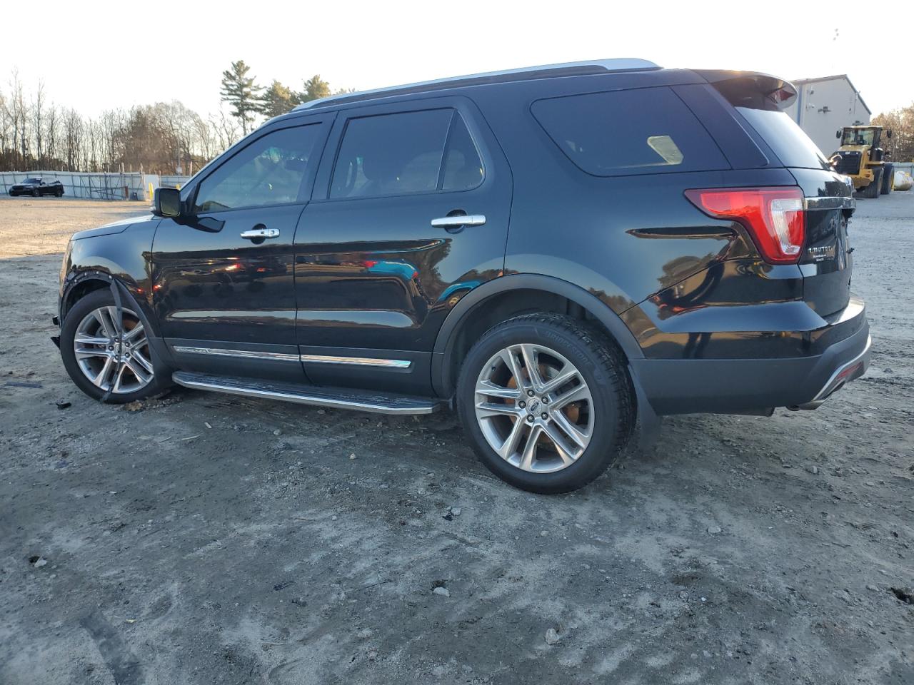 2016 Ford Explorer - Image 2