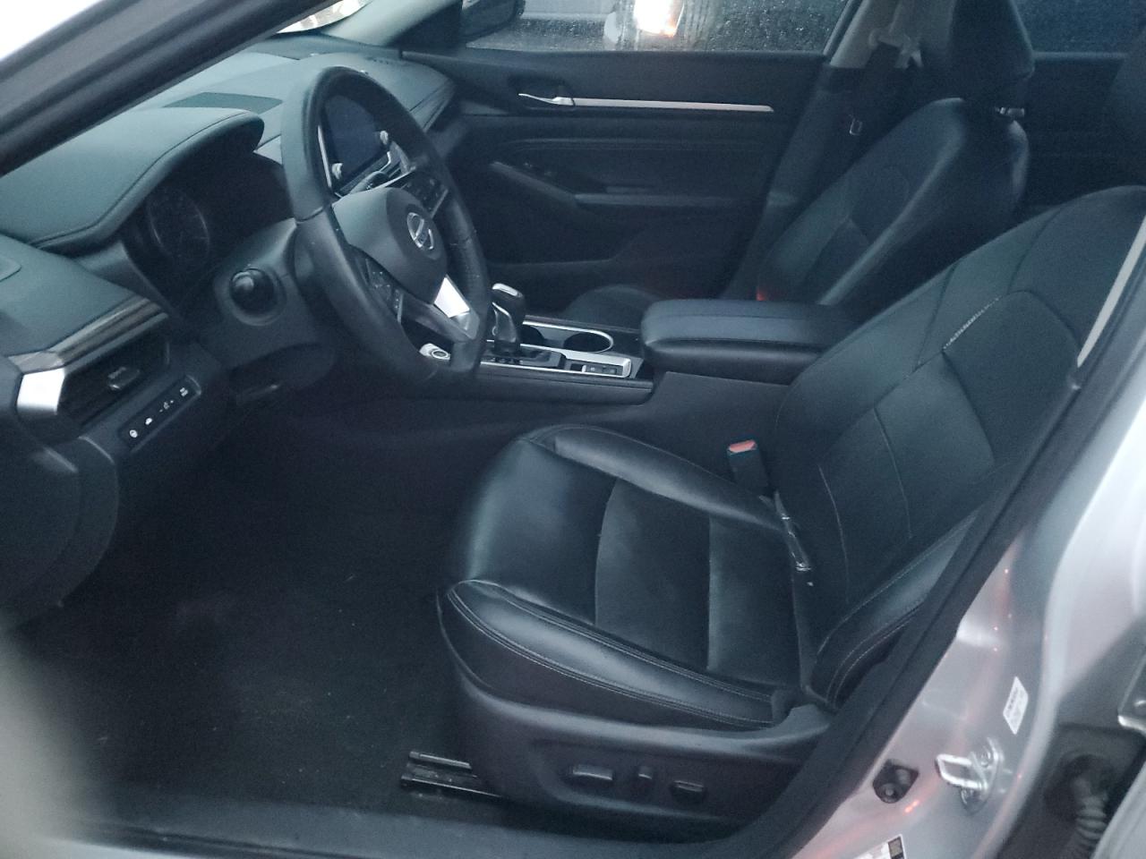 2020 Nissan Altima - Image 7