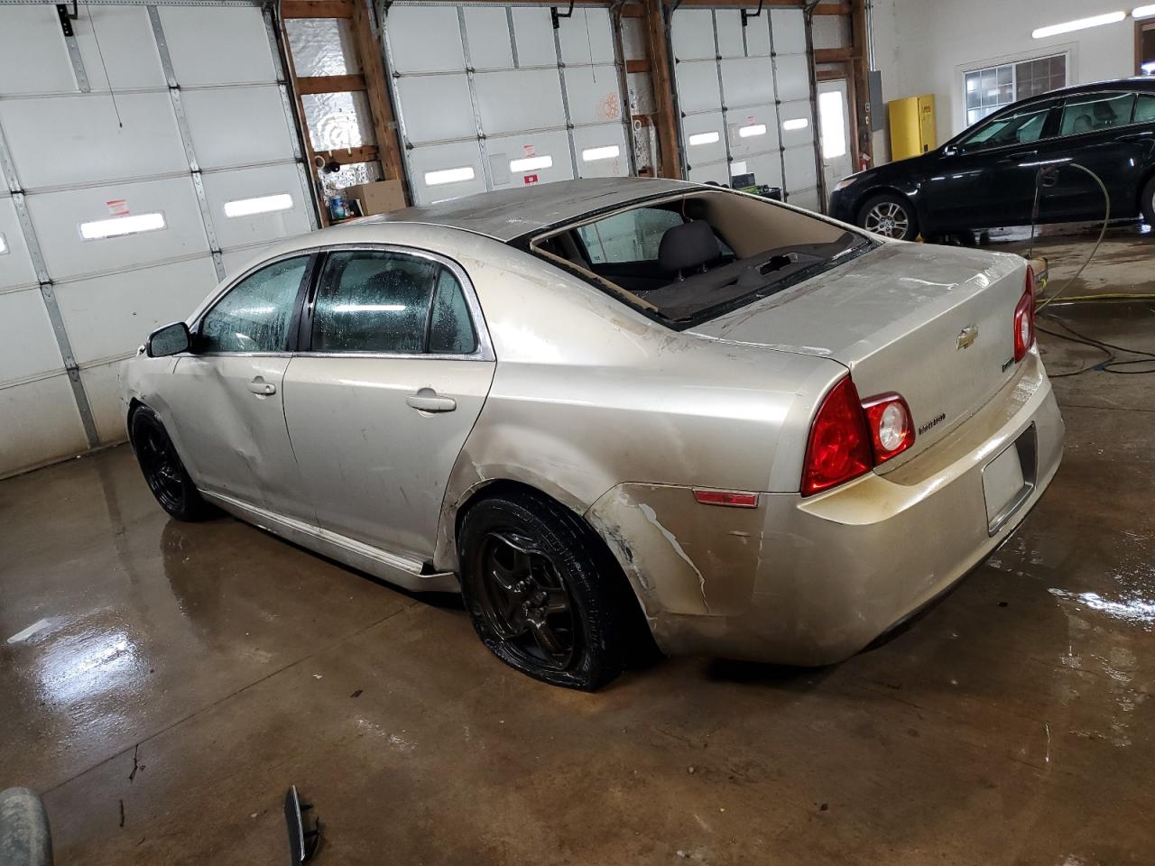 2010 Chevrolet Malibu - Image 2