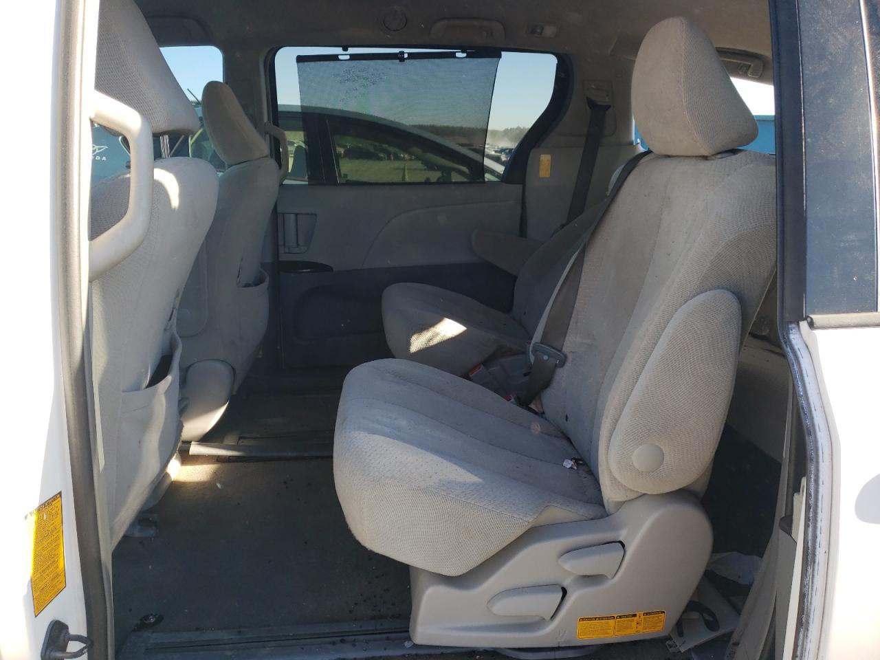 2014 Toyota Sienna - Image 11