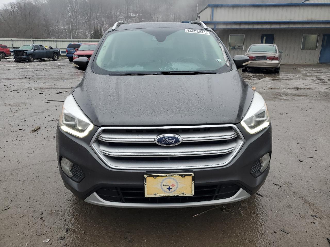 VIN 1FMCU9JD8HUD25678 2017 FORD ESCAPE no.5