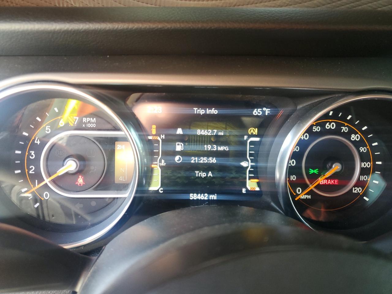 2021 Jeep Wrangler Unlimited Sport VIN: 1C4HJXDG8MW565924 Lot: 83408614