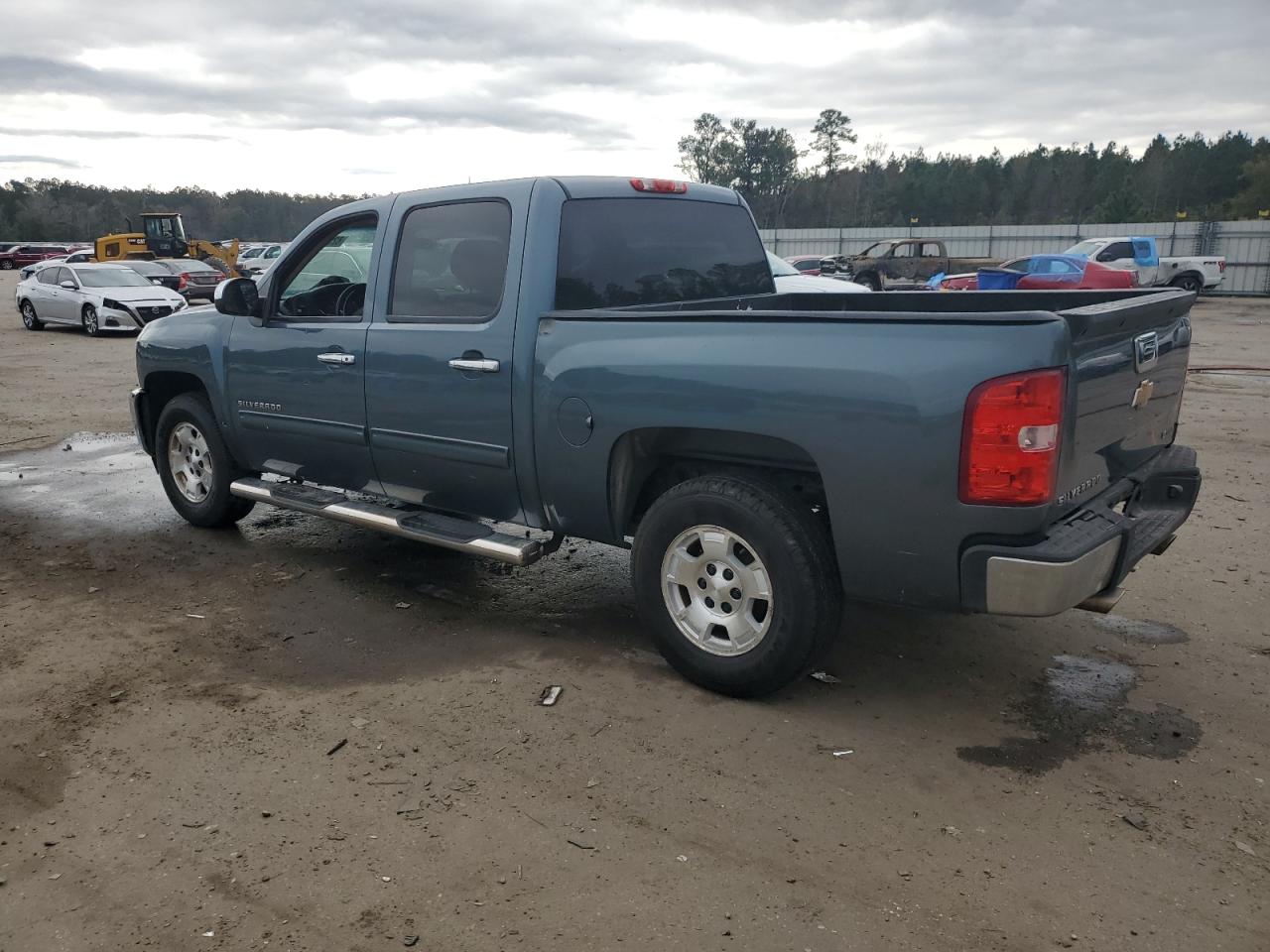 2012 Chevrolet Silverado - Image 2