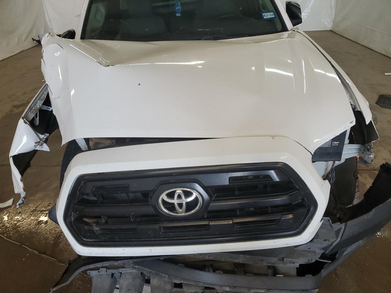 VIN 5TFRX5GN7HX084824 2017 TOYOTA TACOMA no.11