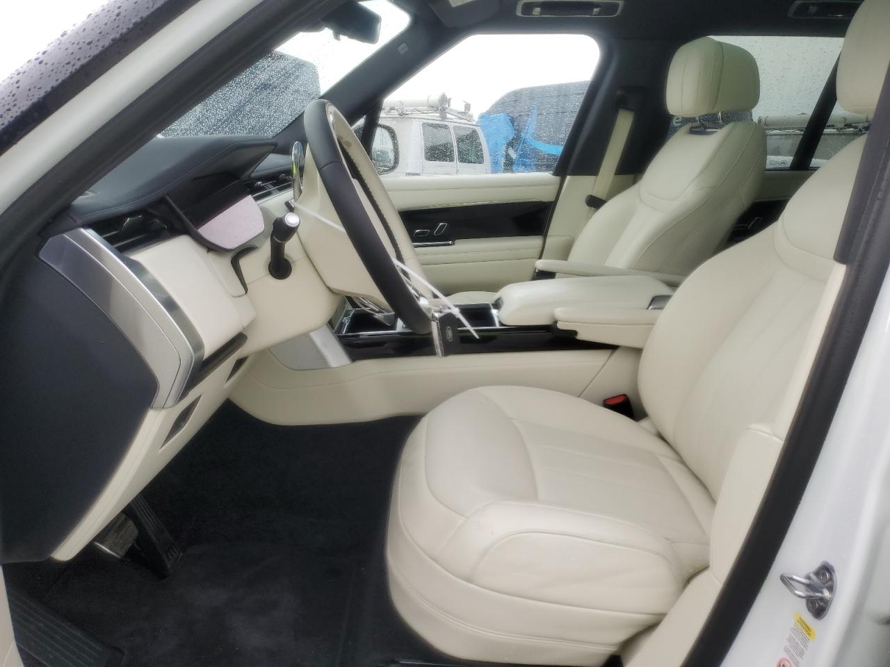2024 Land Rover Range Rover - Image 7