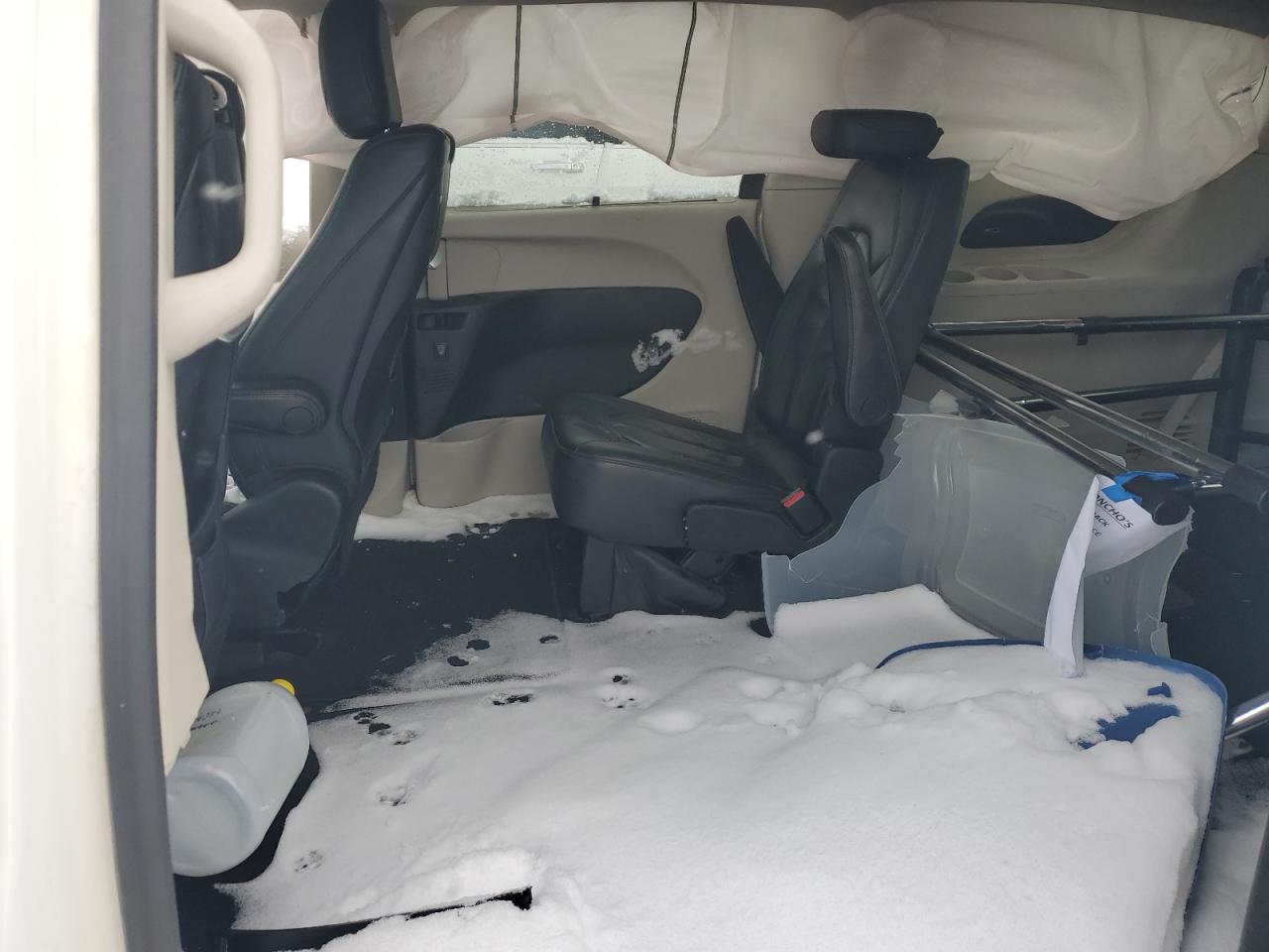 2017 Chrysler Pacifica - Image 11