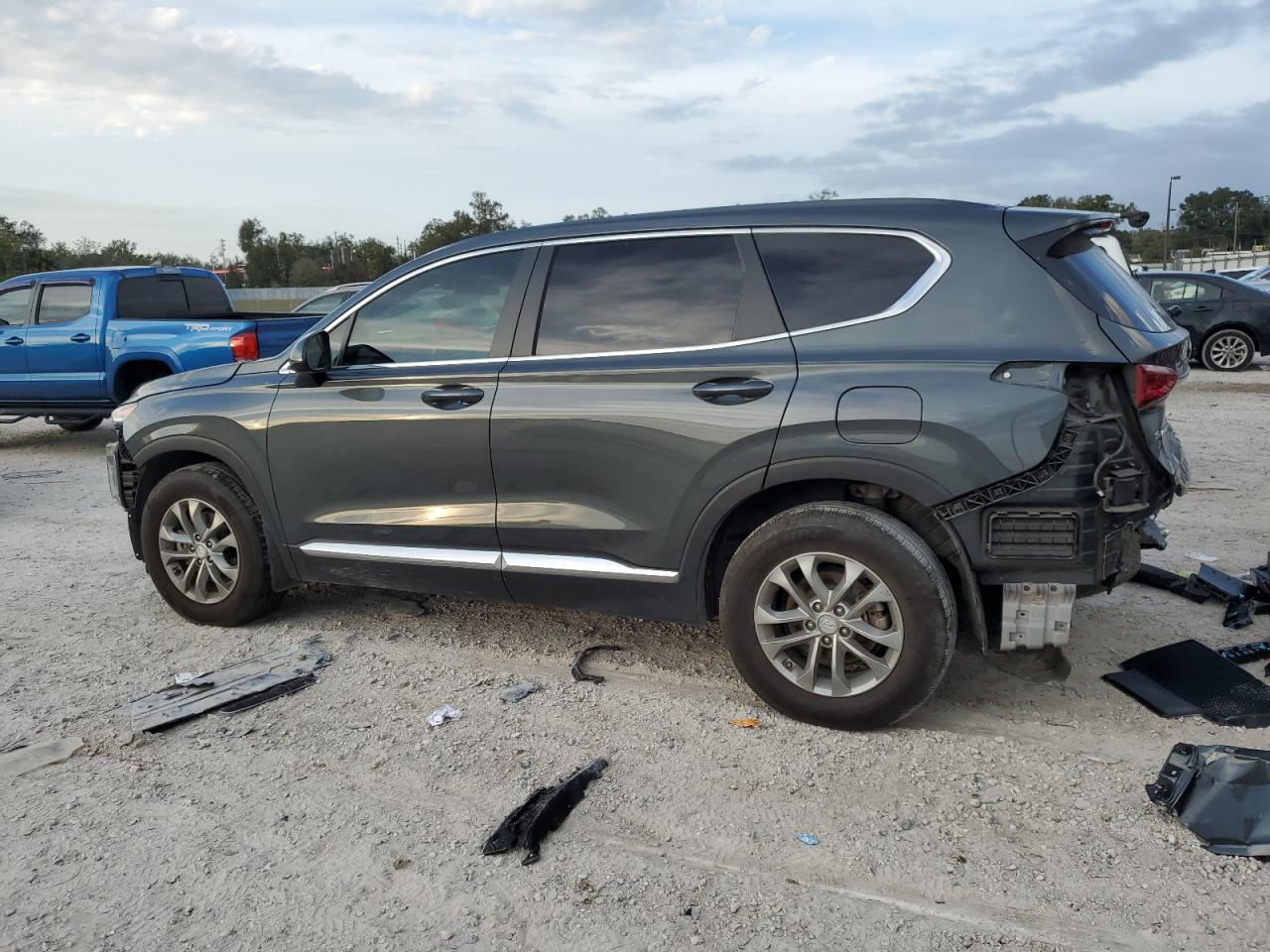 VIN 5NMS23AD7KH038995 2019 HYUNDAI SANTA FE no.2