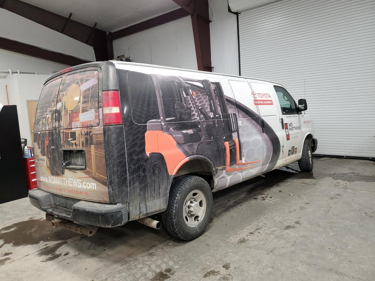 2015 Chevrolet Express - Image 3
