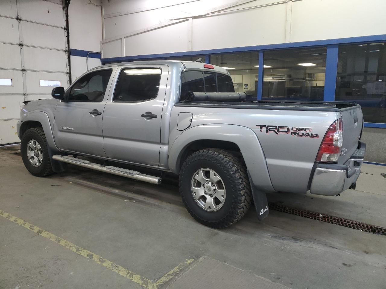 VIN 3TMLU4EN7FM190141 2015 TOYOTA TACOMA no.2